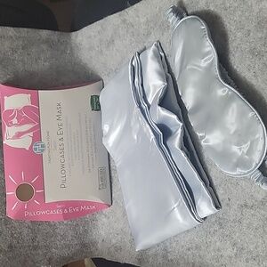 Huntington Home Satin Pillowcases & Eye Mask NIB